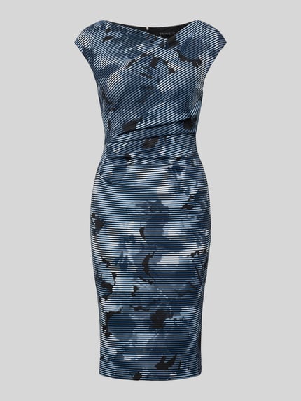 Produktfoto, Slim Fit Kleid mit Kappärmeln von Swing, elastischer Material-Mix, blau-schwarzes Muster, raffinierte Raffungen, asymmetrischer Ausschnitt.