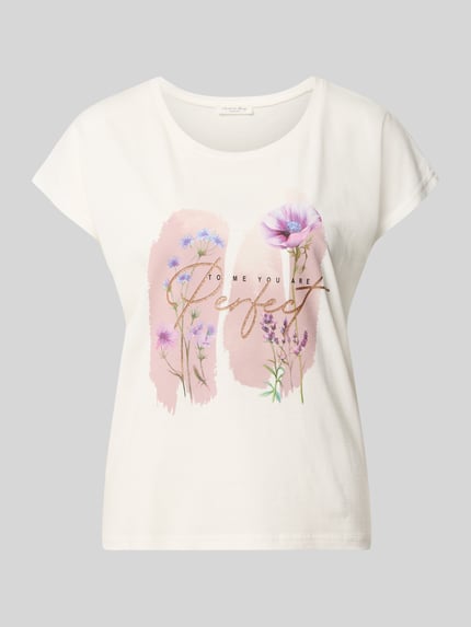 Produktfoto, T-Shirt mit Motiv- und Statement-Print von Christian Berg Woman, damski t-shirt z mieszanki bawełny i wiskozy, krój regular fit, okrągły dekolt, długość tyłu w rozmiarze S: 56 cm, biel, różowe i fioletowe wzory kwiatowe, gładka tekstura
