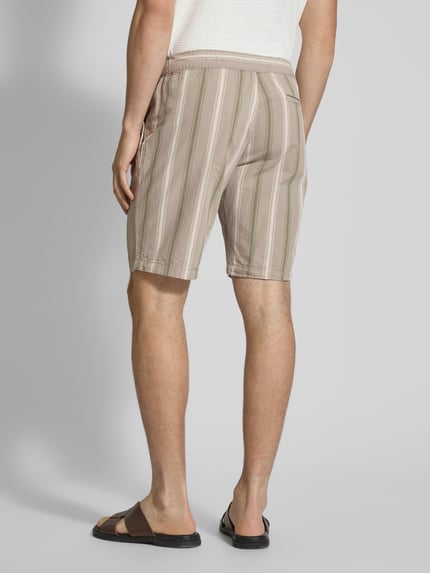 MCNEAL Regular Fit Shorts mit Gesäßtasche Lind 5