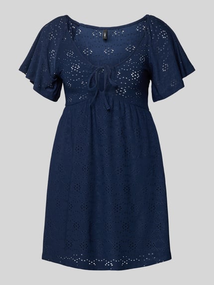 Productfoto, tailliertes Freizeitkleid mit Ausbrenner-Effekt Modell 'SMILLA' van Only, mini-lengte, v-hals, striksluiting, korte mouwen, rechte zoom, donkerblauw, patroon van kleine openingen
