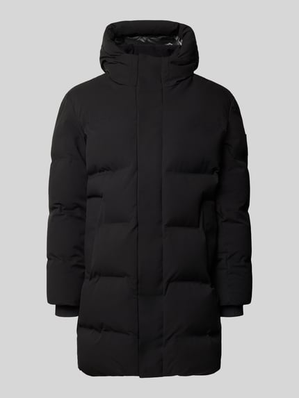 Produktfoto, Regular Fit Steppmantel mit Kapuze und Eingrifftaschen von CINQUE, schwarze glatte Oberfläche, verdeckter Reißverschluss