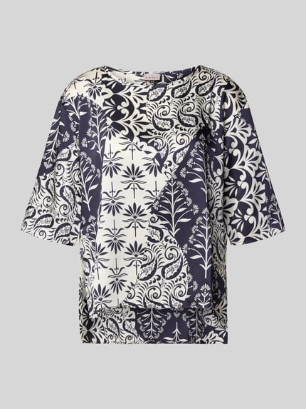 Produktfoto, Blusenshirt mit 3/4-Arm Modell 'ABANO' von EMME, gerader Schnitt, U-Boot-Ausschnitt, schwarz-weißes florales Muster