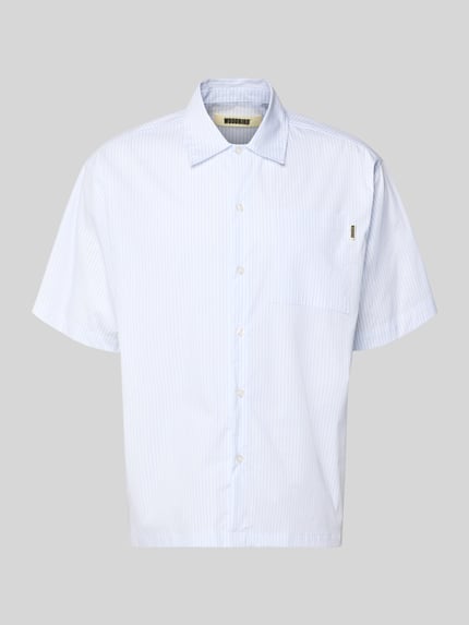 Produktfoto, Regular Fit vrijetijdsoverhemd met borstzak model 'Wang' van WOODBIRD, katoenmix, korte mouw, knoopsluiting, logodetail