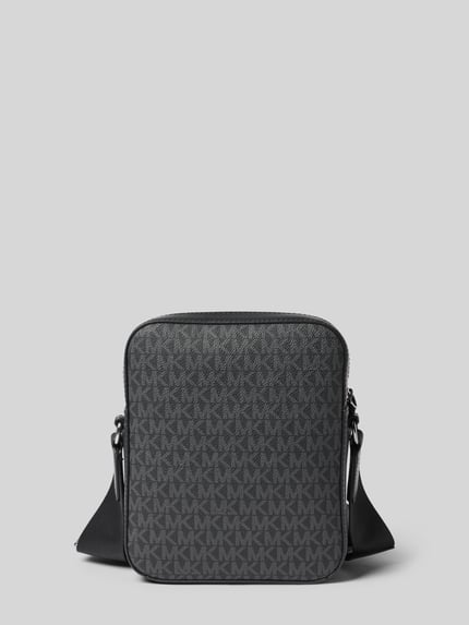 Produktfoto, torba na ramię z wzorem z logo Model 'HUDSON' od Michael Kors, detal z logo, główna przegroda z zamkiem błyskawicznym, wzór na całej powierzchni, regulowany pasek, szerokość w rozmiarze 1: 19 cm, długość w rozmiarze 1: 25 cm, głębokość w rozmiarze 1: 9 cm, długość paska w rozmiarze 1: 104 cm