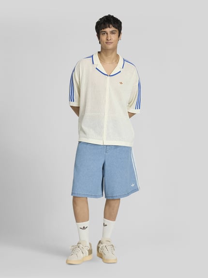 adidas Originals Loose Fit Freizeithemd aus reiner Baumwolle  Offwhite 1