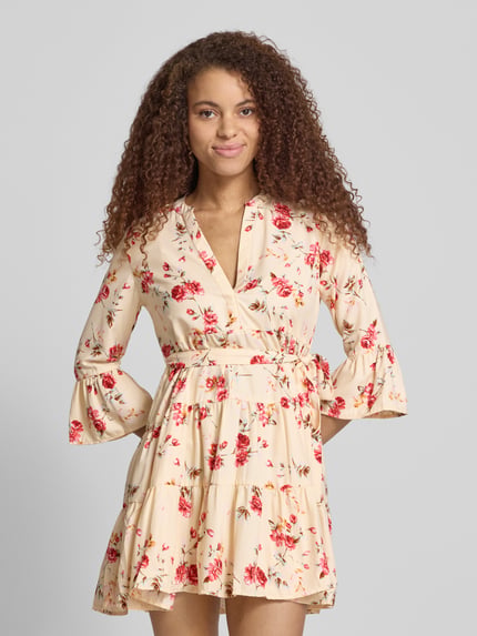 ONLY Figurumspielendes Freizeitkleid mit Taillengürtel zum Binden Modell 'SINA' Ecru 4