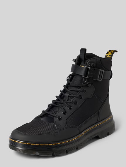 Produktfoto, Boots aus Leder-Mix mit verstellbarer Schnalle von Dr. Martens, Schwarz, abgerundete Passform, Schnürverschluss, Label-Patch, profilierte Sohle, Absatzhöhe 5 cm, Schafthöhe 14 cm, Schaftweite 8 cm w rozmiarze 44