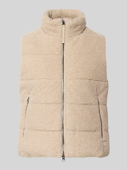 Produktfoto, Steppweste aus Teddyfell mit Zweiwege-Reißverschluss von camel active, beżowy kolor, miękka tekstura, krój regular fit, stójka, kieszenie na suwak, długość tyłu 55 cm, szerokość ramion 40 cm, szerokość w rozmiarze 36: 52 cm