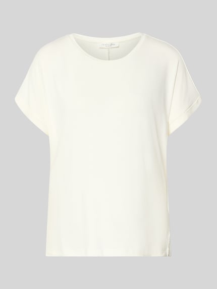 Produktfoto, Damen T-Shirt aus Viskose-Mix mit Rundhalsausschnitt von Christian Berg Woman, Regular-Fit, Stretch-Anteil, Kappärmel, Rückenlänge 58 cm bei Größe S, glatt-cremefarben, lockere Form, weiche Textur.