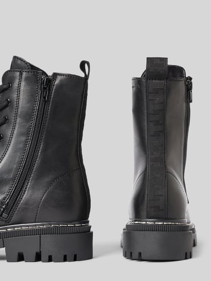 Produktfoto, zwarte Schnürstiefel aus echtem rundleer van Tamaris voor dames, grove zool, zichtbare strukturen, glad leeroppervlak