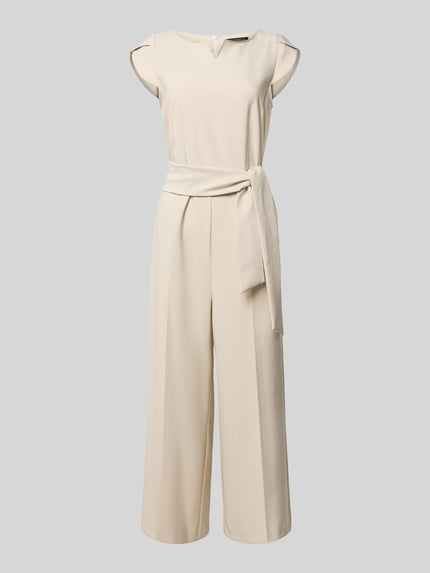 Produktfoto, Regular Fit Jumpsuit mit Bügelfalten von Betty Barclay in Beige, Elastischer-Material-Mix, abnehmbares Stoffband, kurzärmelig