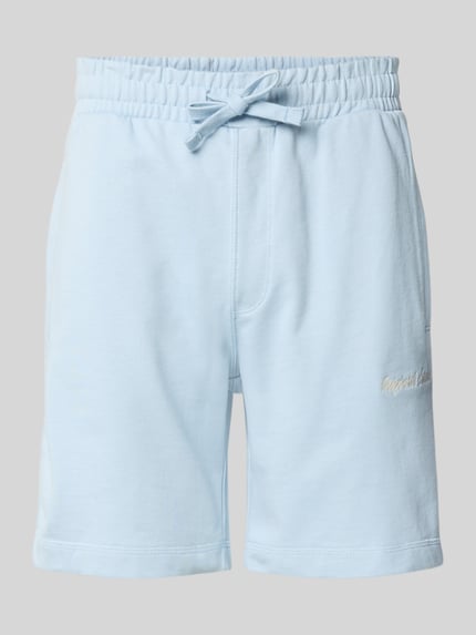 Produktfoto, Sweatshorts mit Stitching Modell 'KARL' von Jack & Jones in hellblauem Baumwoll-Mix, Regular Fit, elastischer Bund, glatte Struktur.