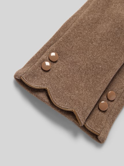 Produktfoto, Handschuhe aus elastischem Material-Mix mit Zierknöpfen von EEM, brauner Stoff, Saum in Leder-Optik, glatte Textur