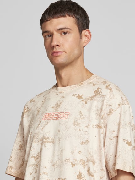 GUESS Activewear T-Shirt mit Label-Print Modell 'MUSCARI' Beige 3