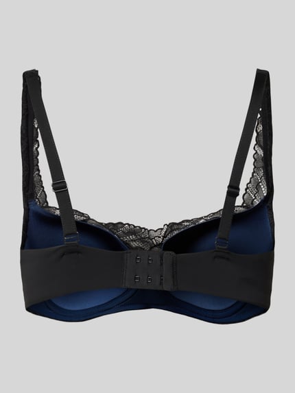 Triumph Balconettebeha, model 'Body Makeup Illusion Lace' Zwart - 3