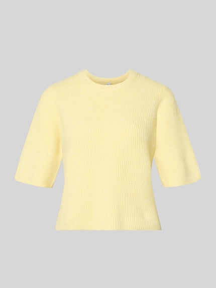 Produktfoto, Boxy Fit T-Shirt aus Rippstrick mit Woll-Anteil Modell 'SILLY' von Pieces in einfarbigem Gelb, kurzarm, Rundhals, strukturierte Oberfläche.