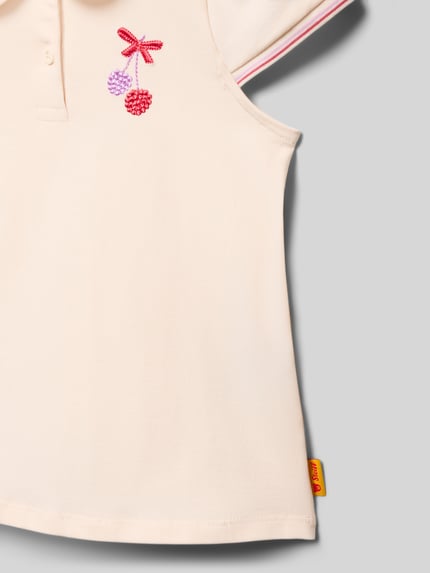 Productfoto, T-Shirt met motief-stitching en polokraag van Steiff, katoenmix met stretch, rechte fit, labeldetail, lichtroze met rode en paarse accenten