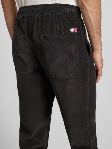 Tommy Jeans Tapered Cordhose aus reiner Baumwolle Modell 'ISAAC' Black 3