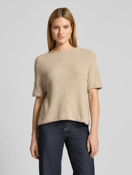 Vrouwenmodel draagt Boxy Fit Pullover aus Baumwoll-Mix-Frottee van Marc O'Polo, look: effen, boxy fit, ronde hals, korte mouw, rolzoom, badstof katoenmix, Ganzkörperansicht van voren.