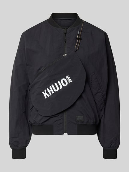Produktfoto, Jacke mit Pattentaschen Modell 'FACEE' von khujo, Regular-Fit, Stehkragen, Reißverschluss, Umhängetasche, schwarze Farbe, glatte Struktur