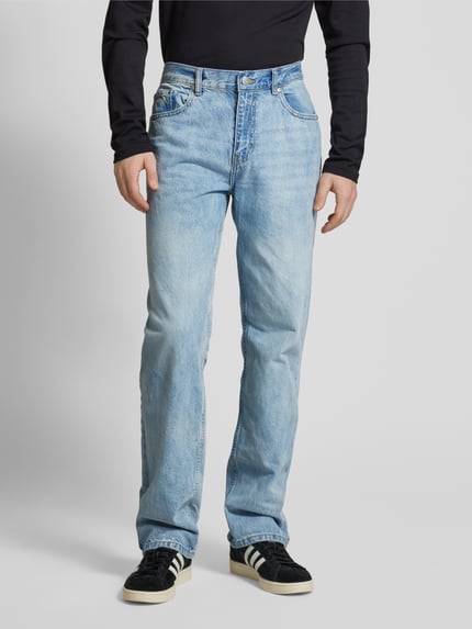 REVIEW Essentials Straight Fit Jeans Hellblau 4