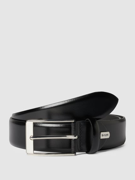 Produktfoto, Gürtel mit Dornschließe von Lloyd Men's Belts aus schwarzem Echtleder mit silberner Schnalle und Label-Detail, klassische Passform, Breite 127 cm bei Größe 110.