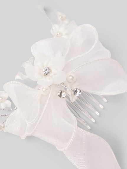 Produktfoto, Haarschmuck mit Zierschleife von Weise, transparentes Weiß, Strasssteinbesatz, Ziersteinbesatz, Haarkamm, zarte Stoffstruktur