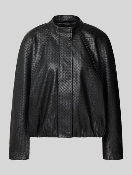 Produktfoto, Jacke in Leder-Optik mit Stehkragen von COMMA in Schwarz, Flecht-Optik, Regular Fit, glatte strukturierte Oberfläche