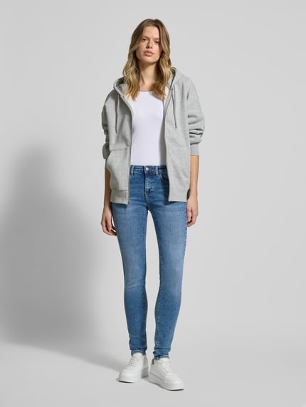 Tommy Jeans Jeansy o kroju skinny fit z wyhaftowanym logo model ‘SOPHIE’ Jeansowy niebieski 1