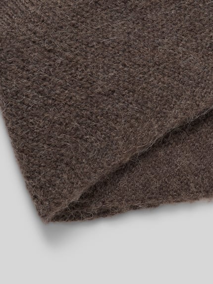 Produktfoto, grob gestrickter, brauner Kapuzenschal mit gerippten Abschlüssen, Modell 'Elise' von LOLLYS LAUNDRY, Material-Mix mit Alpaka-Anteil