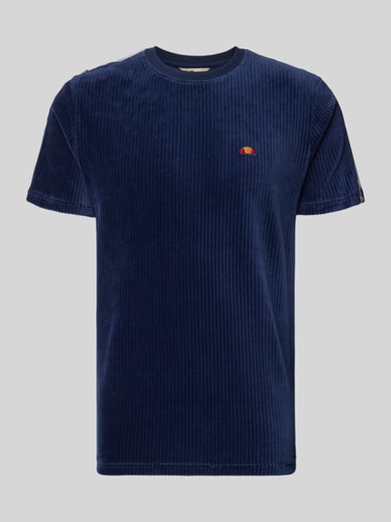Produktfoto, T-Shirt mit Logo Modell 'MADORI' von Ellesse, Herren T-Shirt aus Baumwoll-Mix mit Stretch-Anteil, Regular-Fit, dunkelblau mit feiner Struktur, Rundhalsausschnitt, Logo auf der Brust, Rückenlänge bei Größe M 66 cm.
