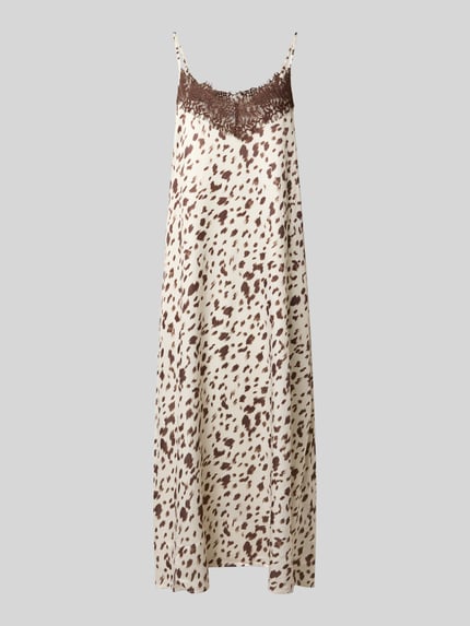 Produktfoto, Relaxed Fit Midikleid mit Spitzenbesatz von OH APRIL mit cremefarbenem Grund, braunes Fleckenmuster, Spitzendetail am Ausschnitt, Damen Kleid, Spaghetti-Träger, Kontext: Rückenlänge bei Größe S 107 cm, Brustweite bei Größe S 45 cm