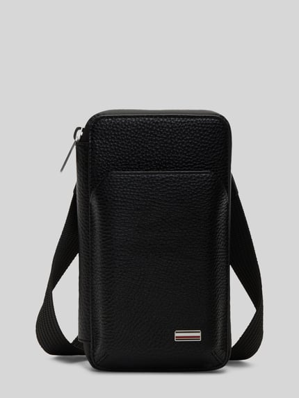 Tommy Hilfiger Umhängetasche mit Logo-Applikation BLACK 1
