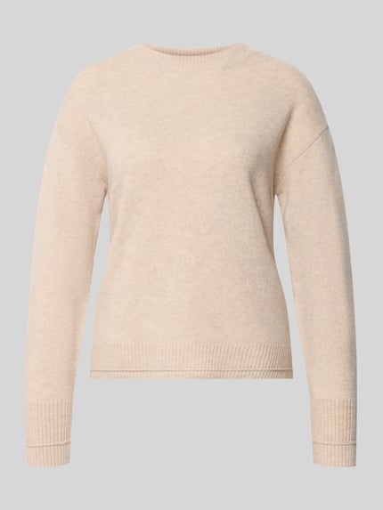 Produktfoto, Strickpullover mit überschnittenen Schultern von Christian Berg Woman, beiger Farbton, Rundhalsausschnitt, luźny krój, długie rękawy, ściągacze, miękka tekstura