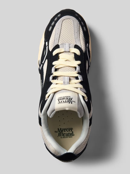 Produktfoto, Sneaker aus Leder-Textil-Mix Modell 'The Re-Run Vintage' von The Mercer, Schwarz, Beige, abgerundete Spitze, Schnürung, strukturierte Oberfläche, Absatzhöhe 4 cm, Schafthöhe 9 cm, Schaftweite 8 cm
