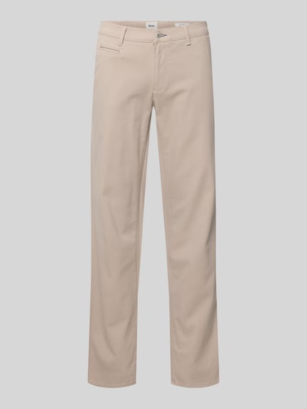 Produktfoto, helle beigefarbene, schmale Modern Fit Chino aus Baumwoll-Mix Modell 'Fabio' von Brax, glatte Oberfläche, Herren Schmale Hose von Brax