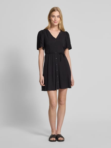 VERO MODA Sukienka mini taliowana z czystej wiskozy model ‘ALBA’ Czarny 1