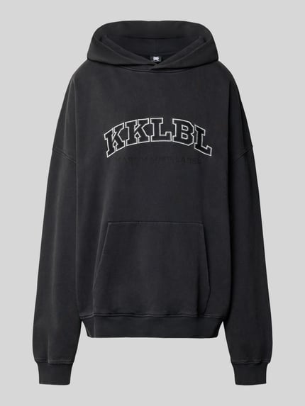 Produktfoto, Oversized Hoodie mit Label-Stitching von Karo Kauer aus reiner bawełna, krój oversized, wyhaftowane logo, kieszeń kangurka
