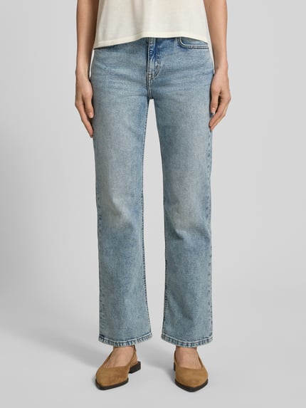 Frauenmodel trägt Straight Fit Jeans aus Baumwoll-Mix von Lauren Ralph Lauren in Denim-Optik, Passform Straight, High-Waist, 5-Pocket-Design, Label-Patch, Knopf und verdeckter Reißverschluss, Ganzkörperansicht von vorne.