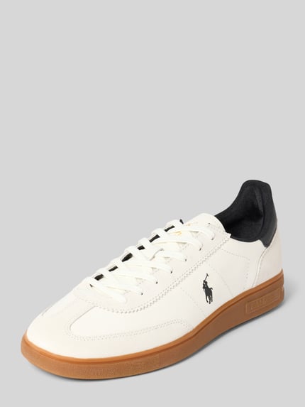 Produktfoto, Sneakersy z naturalnej skóry z wyhaftowanym logo, model 'BEDFORD' od Polo Ralph Lauren, zaokrąglony czubek, wiązanie, gumowa podeszwa, wysokość obcasa 3 cm, wysokość cholewki 8 cm, szerokość cholewki 7 cm, biały z brązową podeszwą