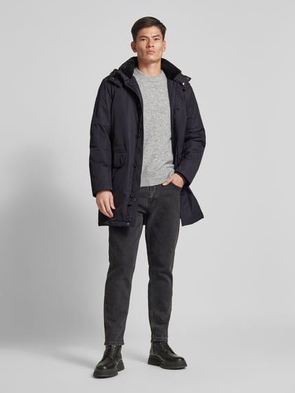 JOOP! COLLECTION Parka męska JOOP! Collection;Prosty krój;Kaptur z tunelem;Model ‘Moratos’;Kieszenie z patką;Zapięcie na guzik;Ozdobne szwy;Długość tyłu w rozmiarze 50: 91 cm;Szerokość ramion w rozmiarze 50: 49 cm;Szerokość klatki piersiowej w rozmiarze 50: 54 cm;Długość rękawa w rozmiarze 50: 67 cm Granatowy 1