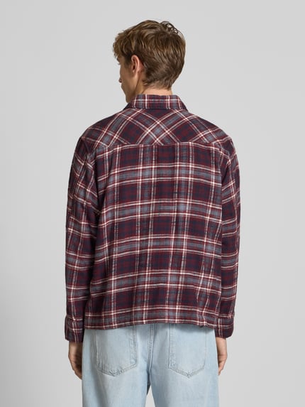 REVIEW Regular Fit Freizeithemd mit Kentkragen Bordeaux 5