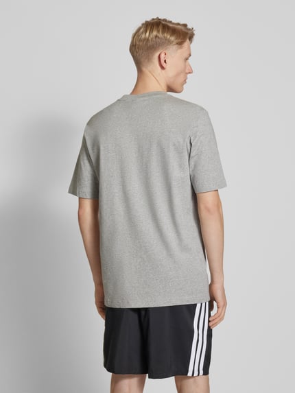 adidas Sportswear T-Shirt mit Label-Stitching Hellgrau 5