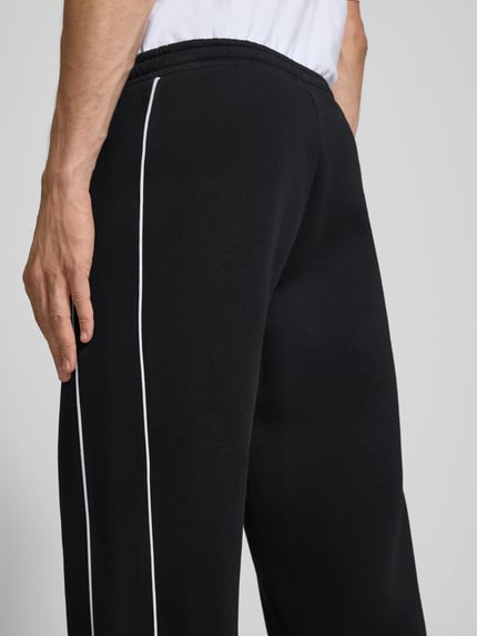 REVIEW Straight Fit Sweatpants aus reiner Baumwolle mit Label-Patch Black 3