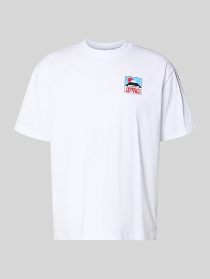 T-Shirt mit Label-Print Modell 'SUNSET ON FUJI SAN' Shop The Look MANNEQUINE