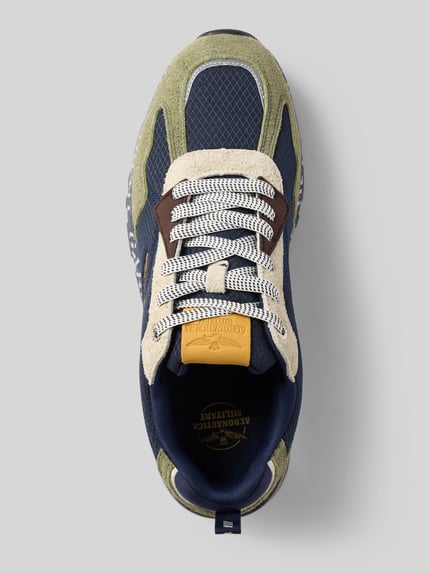 Produktfoto, Sneaker mit Logo-Detail Modell 'Napoli' von Aeronautica Militare, navy, grün und beige, strukturierte Oberfläche, runde Form, leicht profilierte Sohle, Damen Sneaker, Absatzhöhe 4 cm, Schafthöhe 8 cm, Schaftweite 10 cm