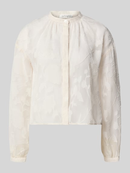 Produktfoto, Regular fit blouse met bloemenmotief Model 'Malina' van GUIDO MARIA KRETSCHMER WOMAN, ronde hals, met lange mouwen, knoopsluiting, ruglengte maat 36: 46 cm, mouwlengte maat 36: 57 cm, lichte stof, transparante textuur, bloemvormen, zachte crèmekleur