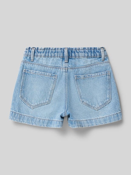 Produktfoto, szorty jeansowe Wide Leg Jeansshorts aus reiner Baumwolle Modell 'COMET' od Only, tkanina stylizowana na denim, krój wide fit, szlufki na pasek, szwy w kontrastowym kolorze, wpuszczane kieszenie boczne i kieszenie z tyłu, bawełna