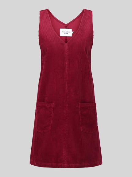 Produktfoto, Minikleid aus Cord mit aufgesetzten Taschen von MOP DENIM in Unifarbe Bordeaux, V-Ausschnitt, ärmellos, gerader Saum, sichtbare Textur