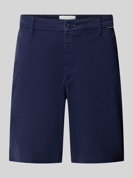 Produktfoto, Regular Fit Chinoshorts aus Baumwoll-Mix Modell 'CHINO' von Armedangels, efekt: jednolity kolor, mieszanka bawełny, wpuszczane kieszenie, kieszeń z tyłu, aplikacja z metką, szlufki na pasek, zapięcie na guzik i zamek błyskawiczny